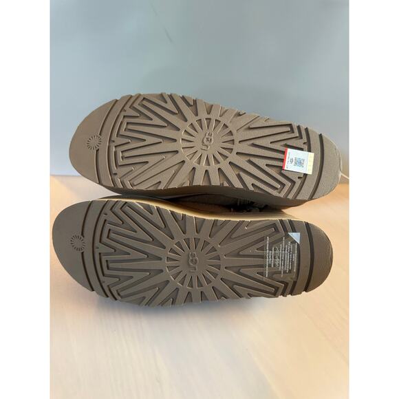 UGG Classic Dipper Boot Chestnut (Women's) size 9 (new) - Picture 6 of 8